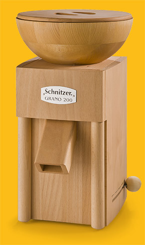 Getreidemühle Schnitzer Grano mit Holztrichter